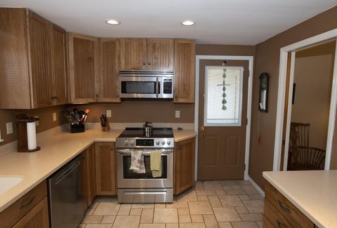 927 Thorntree Blvd, Jackson, MI 49203 photo 10
