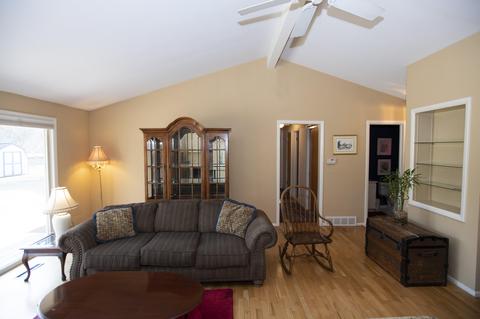 927 Thorntree Blvd, Jackson, MI 49203 photo 3