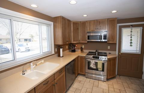 927 Thorntree Blvd, Jackson, MI 49203 photo 9