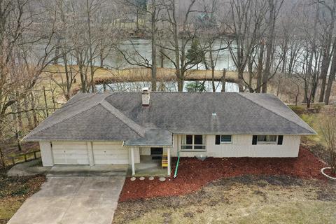 3016 E Riverside Rd, Buchanan, MI 49107 photo 1