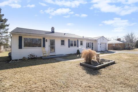 2146 E B Ave, Plainwell, MI 49080 photo 2