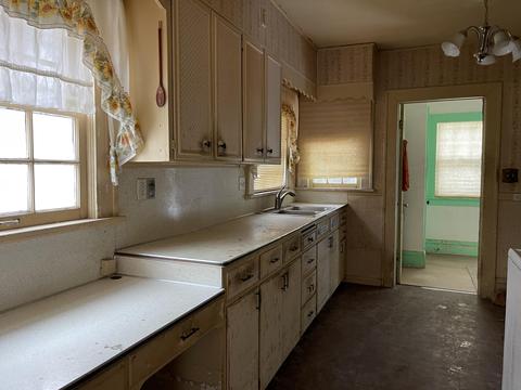 313 Homecrest Rd, Jackson, MI 49201 photo 5