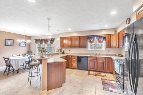 6270 Burning Tree St, Jackson, MI 49201 photo 4
