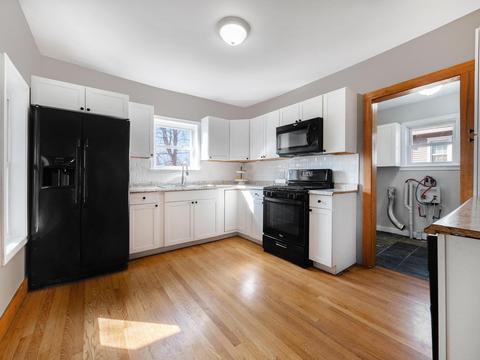 722 Loomis St, Jackson, MI 49202 photo 5