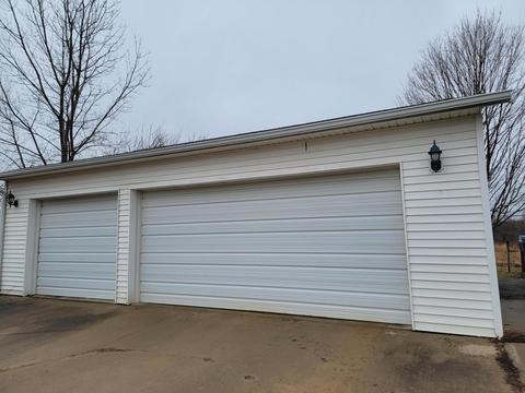 1109 5th St, Plainwell, MI 49080 photo 3