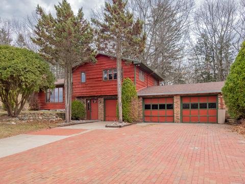 411 6th St, Plainwell, MI 49080 photo 1