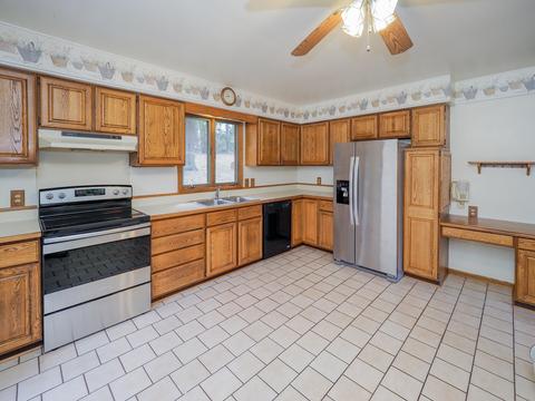 411 6th St, Plainwell, MI 49080 photo 8