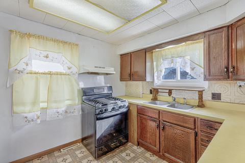 551 Seymour Ave, Jackson, MI 49202 photo 8