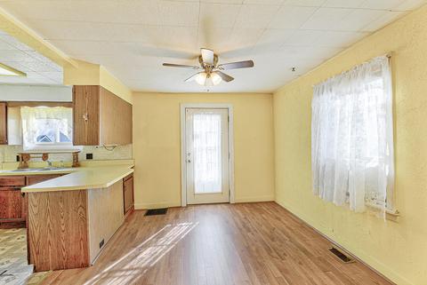 551 Seymour Ave, Jackson, MI 49202 photo 7