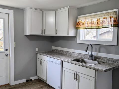 196 Ewing St, Newaygo, MI 49337 photo 5