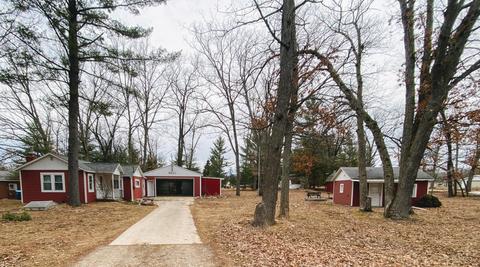 6675 Sawmill Rd, Harrison, MI 48625 photo 2