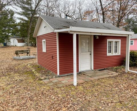 6675 Sawmill Rd, Harrison, MI 48625 photo 5