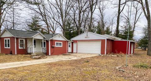 6675 Sawmill Rd, Harrison, MI 48625 photo 1