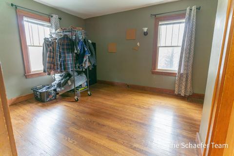 412 E Washington St, Belding, MI 48809 photo 9