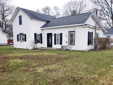 307 E Wayne St, Dowagiac, MI 49047 photo 1