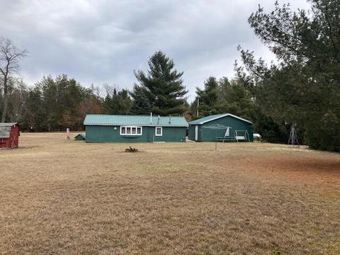 10141 Suzanne Dr, Harrison, MI 48625 photo 3