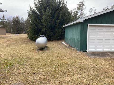 10141 Suzanne Dr, Harrison, MI 48625 photo 5