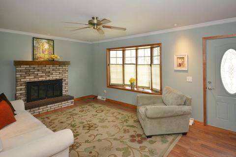 324 S Sunset St, Plainwell, MI 49080 photo 3