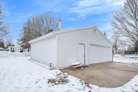 321 Lake St, Buchanan, MI 49107 photo 6