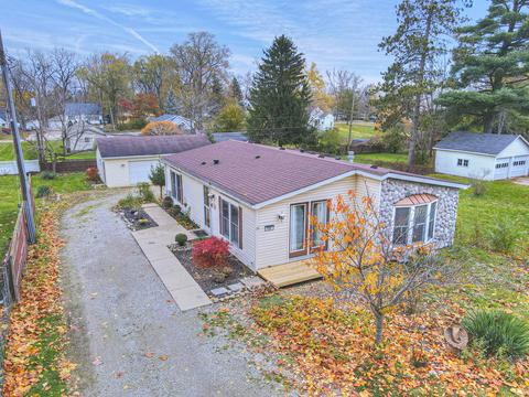 558 Andrew Ave, Jackson, MI 49202 photo 1