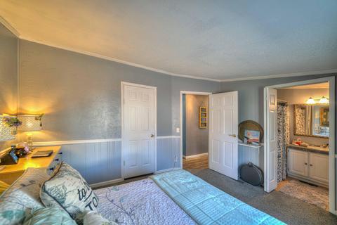 558 Andrew Ave, Jackson, MI 49202 photo 12