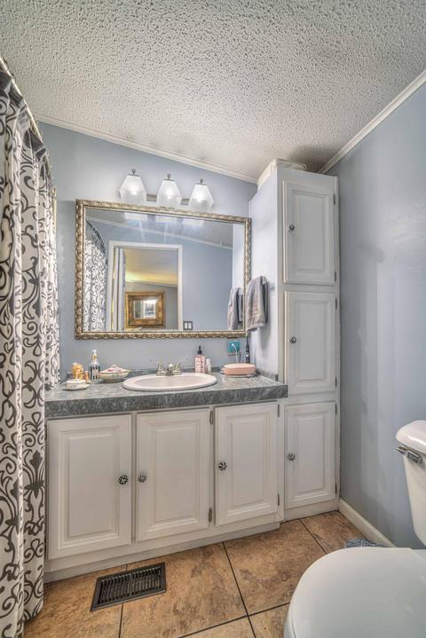 558 Andrew Ave, Jackson, MI 49202 photo 9