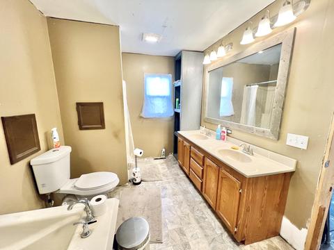 126 Franklin St, Bronson, MI 49028 photo 6