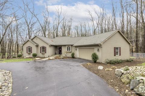 3105 Foxfire Ln SE, Ada, MI 49301 photo 1