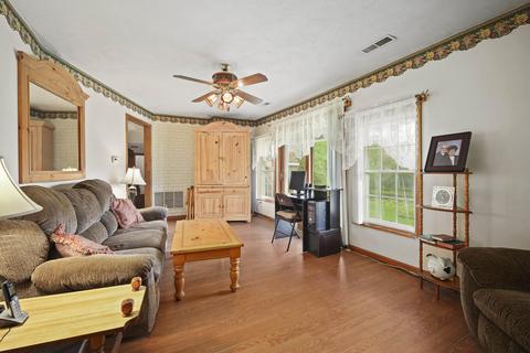 7821 Lakeview Ave, Jackson, MI 49201 photo 6