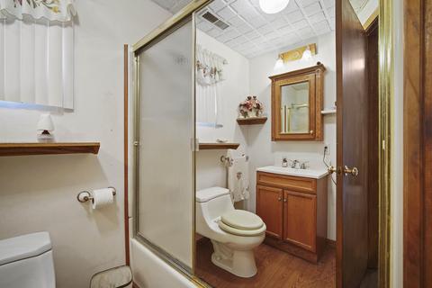 7821 Lakeview Ave, Jackson, MI 49201 photo 11