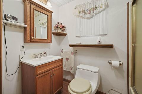 7821 Lakeview Ave, Jackson, MI 49201 photo 10