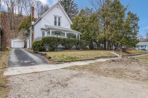 515 Lincoln Ave, Elberta, MI 49628 photo 2