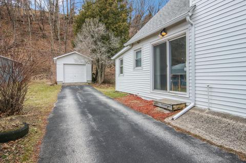 515 Lincoln Ave, Elberta, MI 49628 photo 3