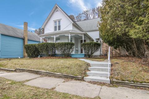 515 Lincoln Ave, Elberta, MI 49628 photo 1