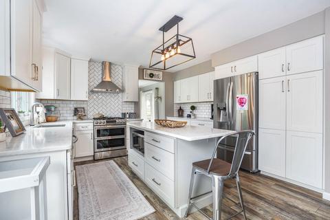 7641 Apple Hill Ct SE, Ada, MI 49301 photo 8