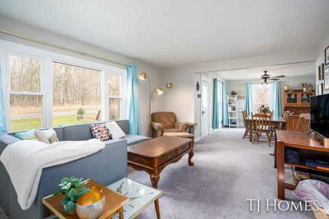 20450 Division Dr, Marshall, MI 49068 photo 6