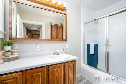 20450 Division Dr, Marshall, MI 49068 photo 12
