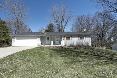 6931 Rix St SE, Ada, MI 49301 photo 2