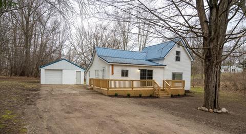 1002 Blaine St, Belding, MI 48809 photo 3