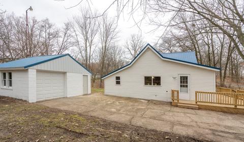 1002 Blaine St, Belding, MI 48809 photo 4