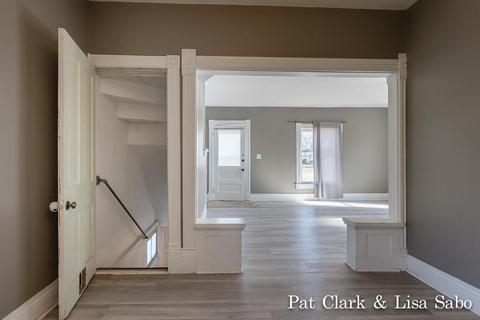 506 E Savidge St, Spring Lake, MI 49456 photo 7