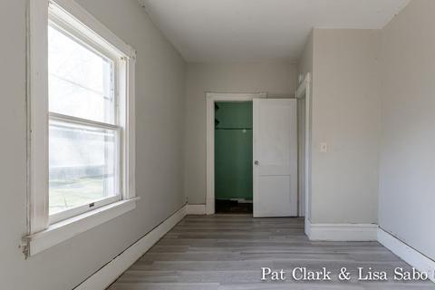 506 E Savidge St, Spring Lake, MI 49456 photo 11