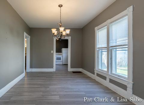 506 E Savidge St, Spring Lake, MI 49456 photo 8