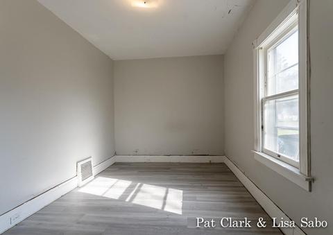 506 E Savidge St, Spring Lake, MI 49456 photo 10
