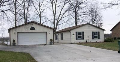 373 Moser Dr, Bronson, MI 49028 photo 2