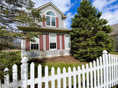 216 Penobscot Dr, Howell, MI 48843 photo 5