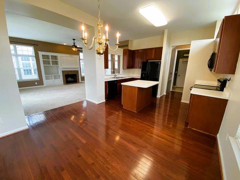 216 Penobscot Dr, Howell, MI 48843 photo 3