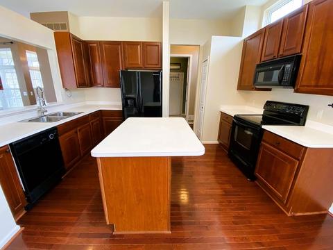 216 Penobscot Dr, Howell, MI 48843 photo 19