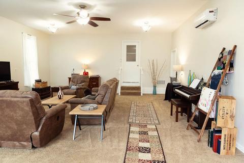 568 Robinson Rd, Jackson, MI 49203 photo 3