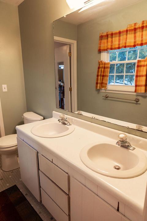 568 Robinson Rd, Jackson, MI 49203 photo 16